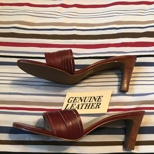 NIB Women’s Leather Sandals/Slides